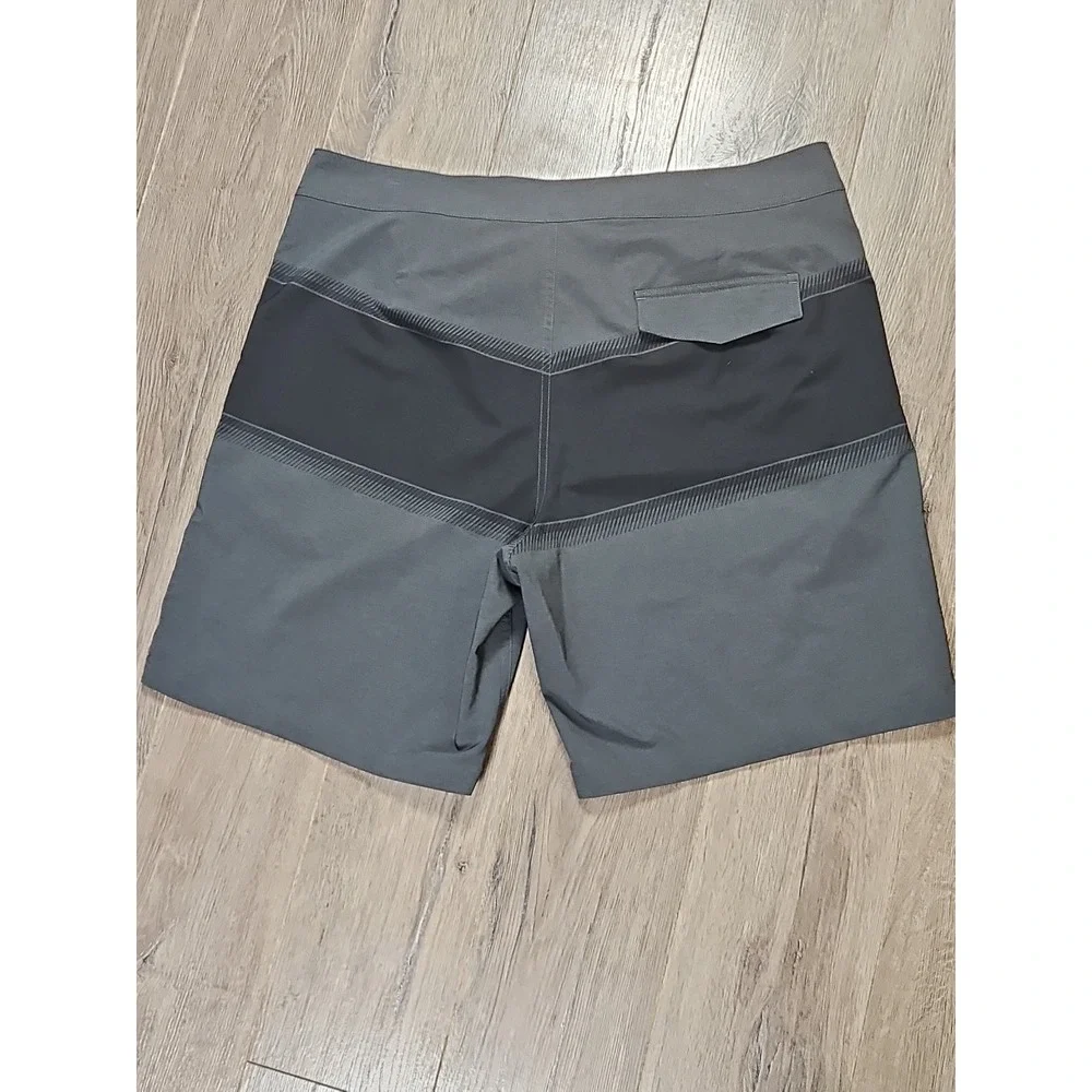 MAVEN  CO\OP SIZE 38 Black And Gray Board Shorts 9 Inch Inseam,‎  Flawless 1297